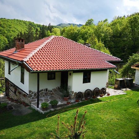 Къща За Гости Ножери Tryavna Exterior foto