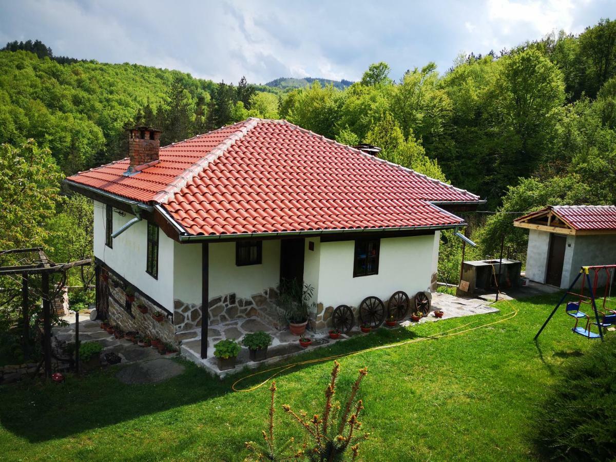 Къща За Гости Ножери Tryavna Exterior foto