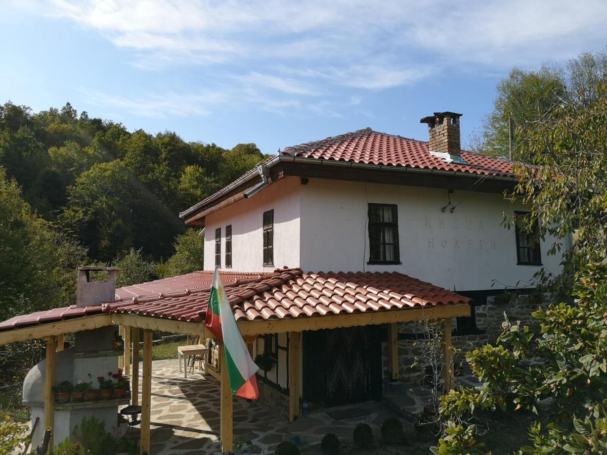 Къща За Гости Ножери Tryavna Exterior foto